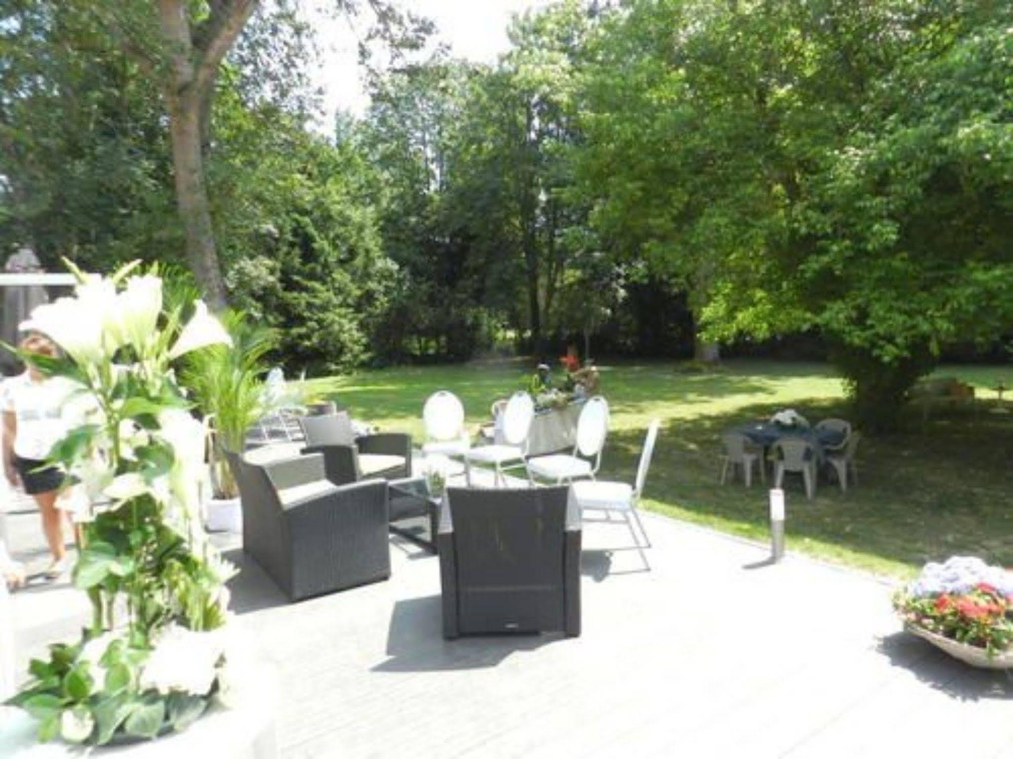 Domaine De La Palle Pontgibaud Bagian luar foto